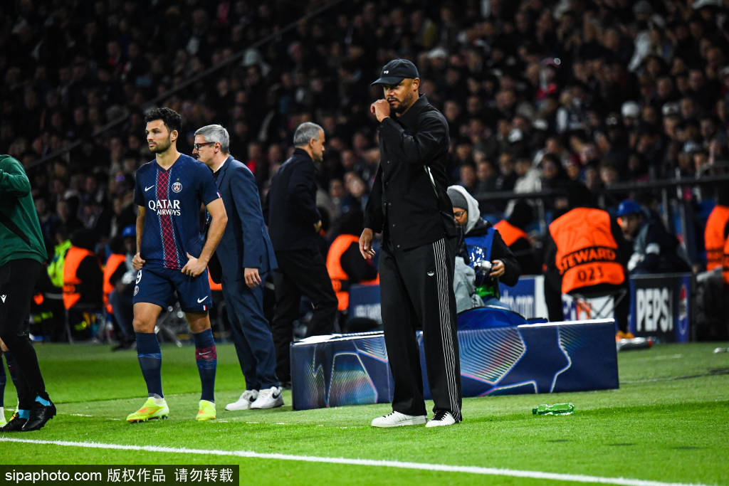 雷竞技入口包含冲刺阶段纽约尼克斯备战法国杯；战术微调细节曝光；信心回归；更衣室氛围转暖的词条