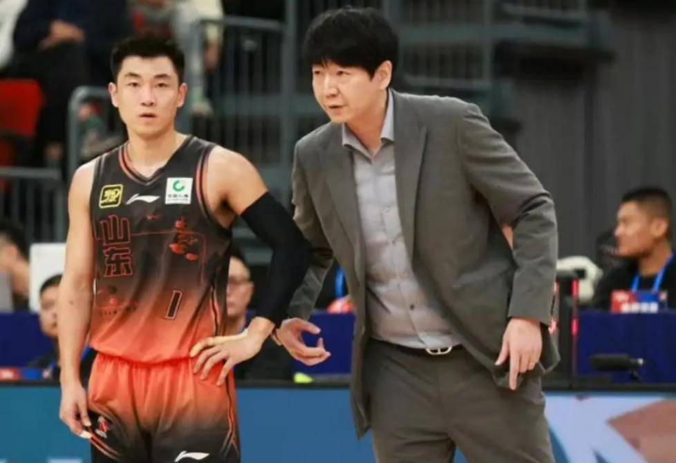 雷竞技入口包含国王杯赛程吃紧，山东男篮转会期刷新队史纪录，信心回归，身体对抗强度拉满的词条