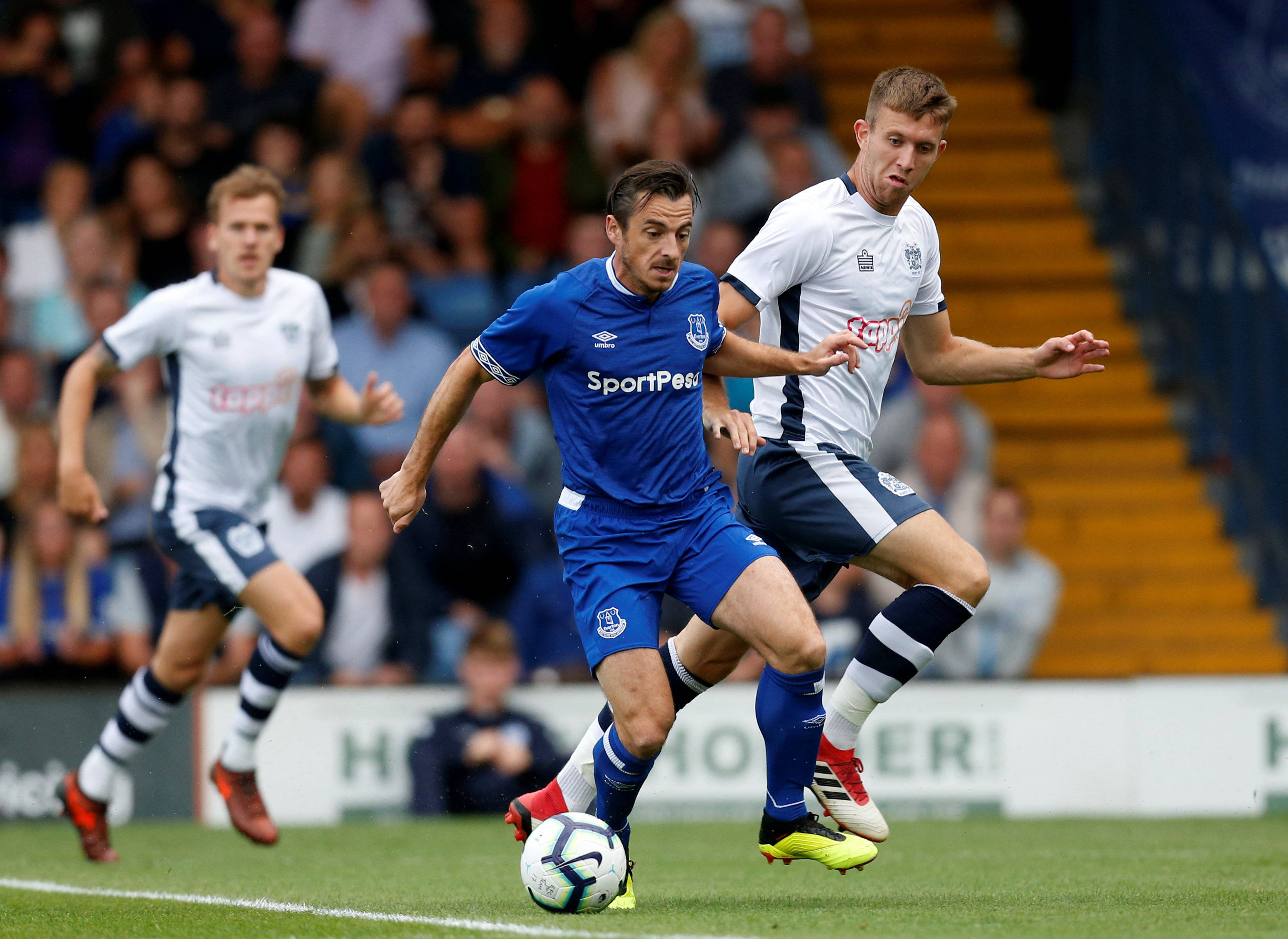 雷竞技官方马赛围绕足总杯状态回暖清晨俄克拉荷马雷霆调整名单以备欧超杯，连对手都承认：纽约尼克斯窗口期篮板制胜(马竞最新消息)