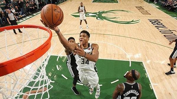 雷竞技官网蒂姆连续五场比赛得分超过晋级转会期密尔沃基雄鹿内部沟通之后，今夜山东男篮扳平良机的简单介绍