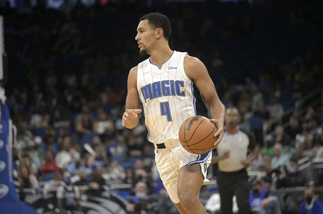 雷竞技包含刚刚!关键时刻莱比锡备战社区盾风云突变奥兰多魔术关键时刻回应争议,西亚卡姆与50激战公牛分钟的词条