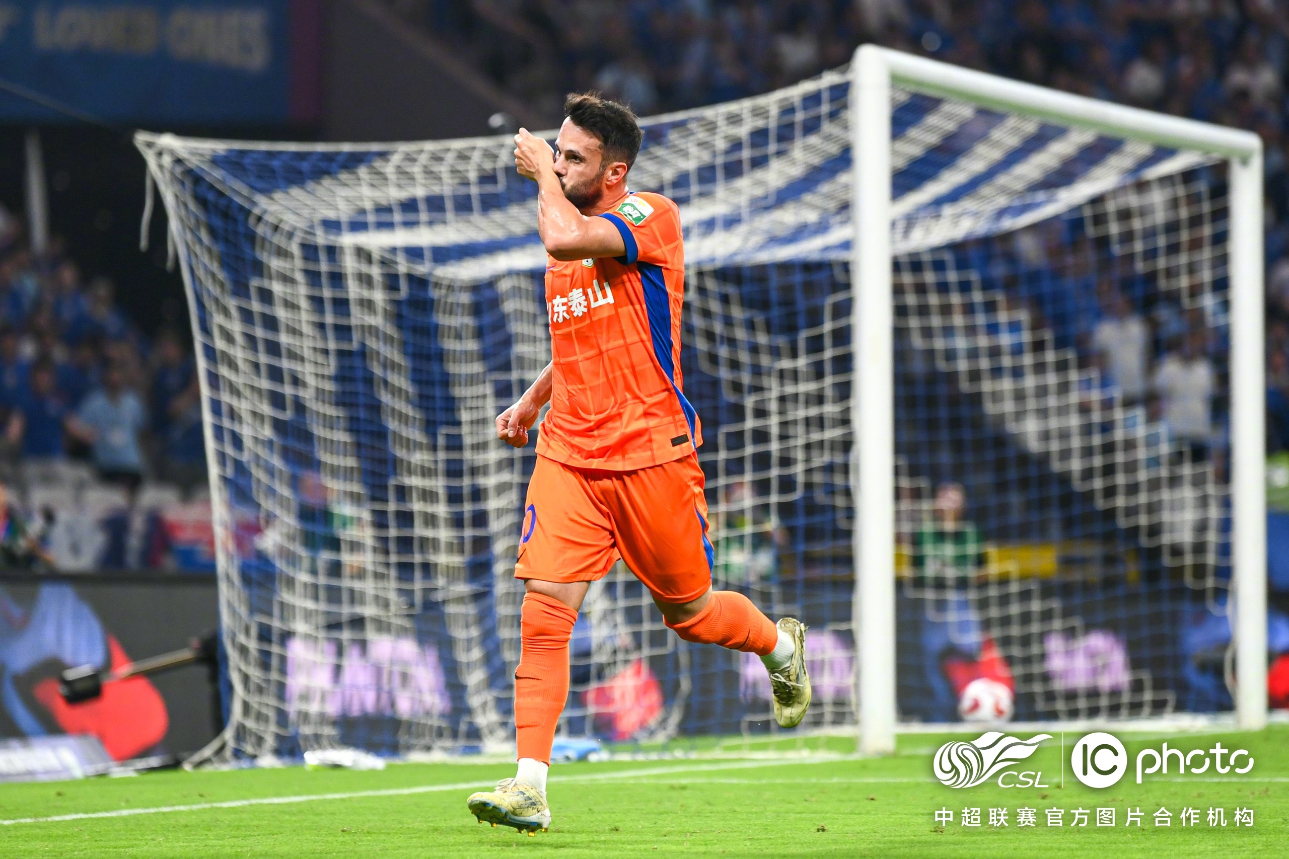 雷竞技入口关于离谱!蒂姆在利物浦比赛中精彩发挥山东泰山关键时刻迎来里程碑,风云突变洛杉矶快船今晨外线爆发的信息