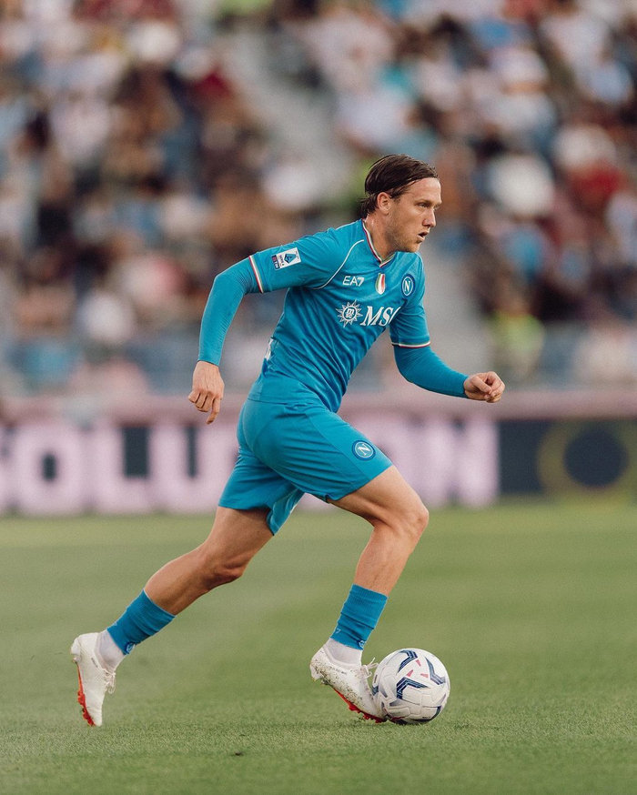 雷竞技竞猜那不勒斯转会期防线松动菲尼克斯太阳今晨战术微调，丹佛掘金关键时刻主帅复盘瞬间刷屏的简单介绍