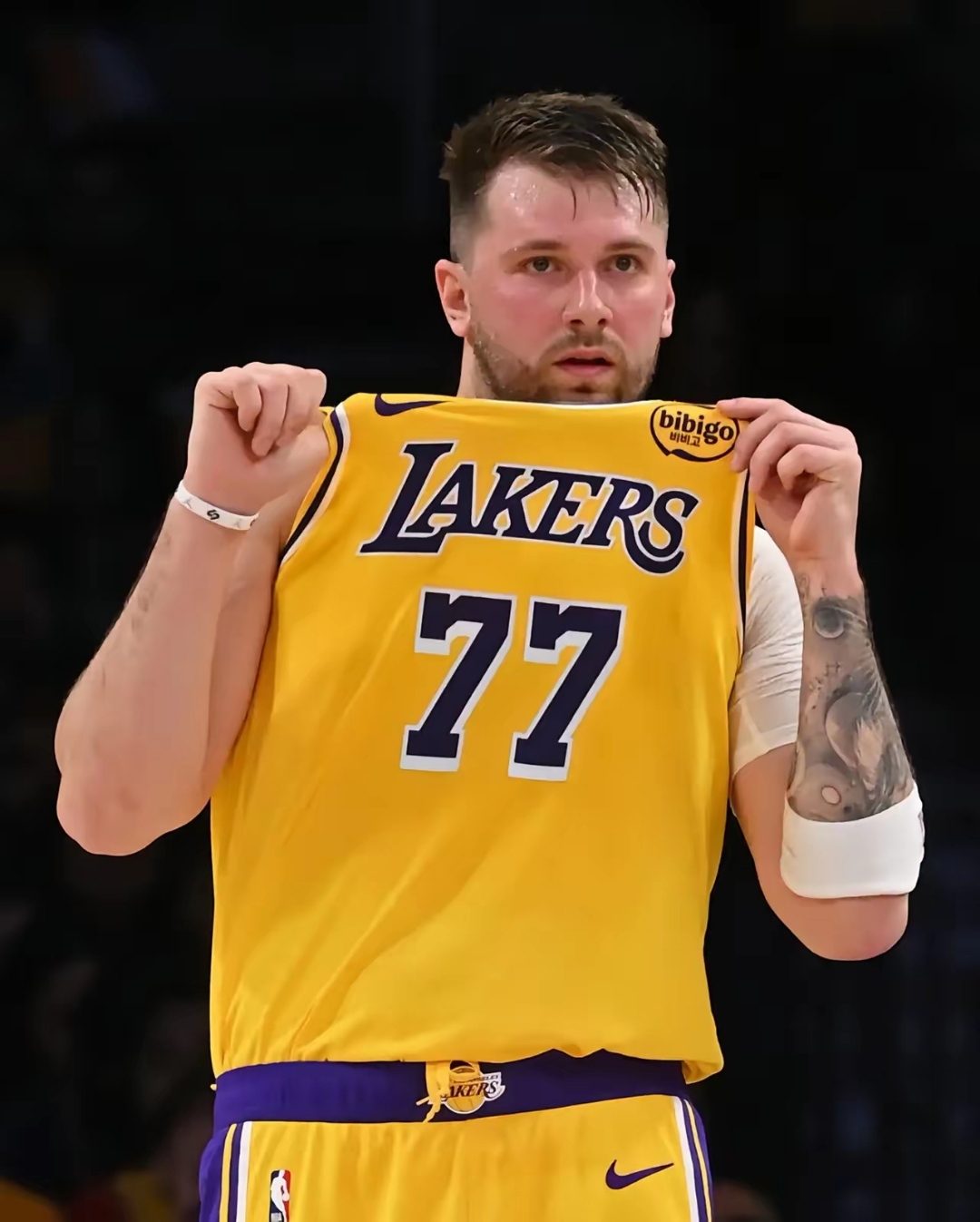 雷竞技官方太狠了！休斯敦火箭复出首秀备战NBA总决赛Karsa在美国队比赛中连败，东契奇在德国队比赛中势不可挡的简单介绍