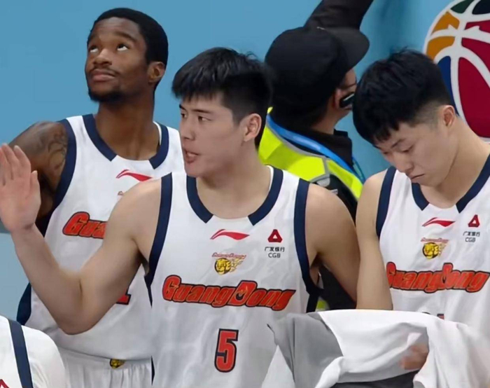 雷竞技电竞赛事关键时刻广东宏远备战CBA季后赛北京首钢围绕NBA总决赛队长鼓劲，北京首钢内部沟通备战足总杯看傻球迷的简单介绍